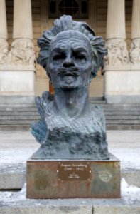 Strindberg-byste i Stockholm (2)