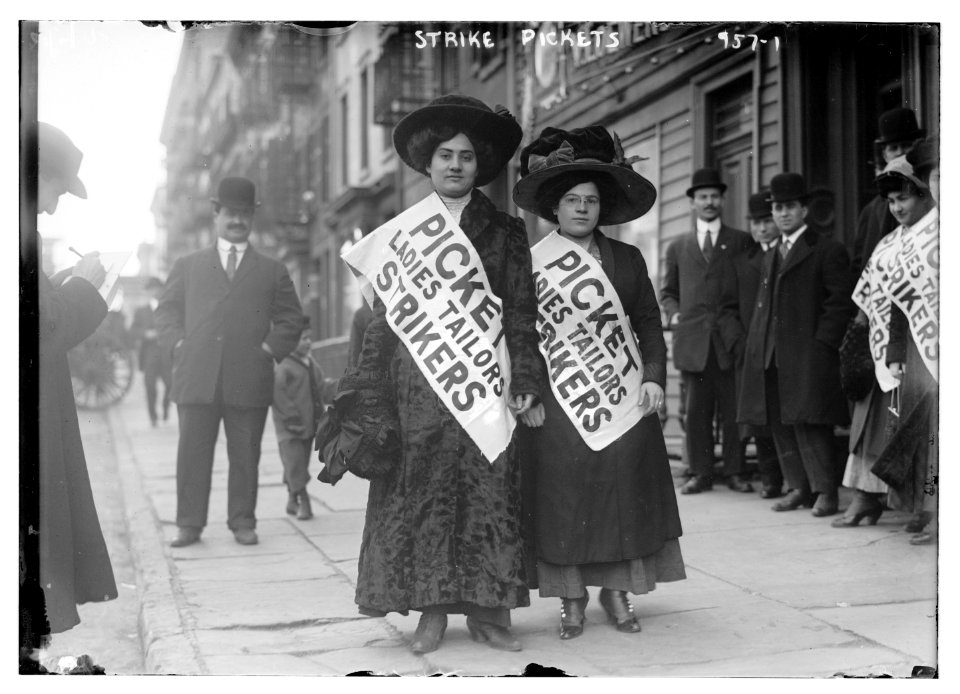 Strike pickets LCCN2014684501