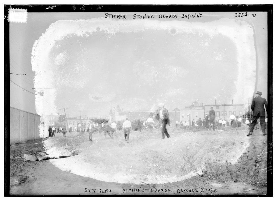 Strikers stoning guards, Bayonne, 7-22-15 LCCN2014699539