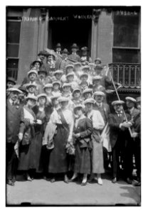 Striking Garment Workers LCCN2014701508