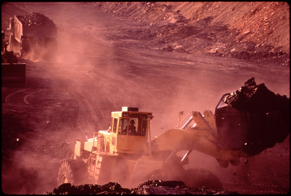 Strip Mining Operations at the Navajo Mine of the Utah Construction and Mining Company. The Navajo Mine Services the Four Corners Generating Plant 06-1972 (4265744723)