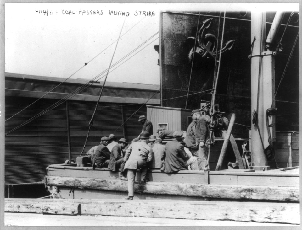 Striking seamen- Coal passers talking strike on boat, 14 June 1911 LCCN2004665495