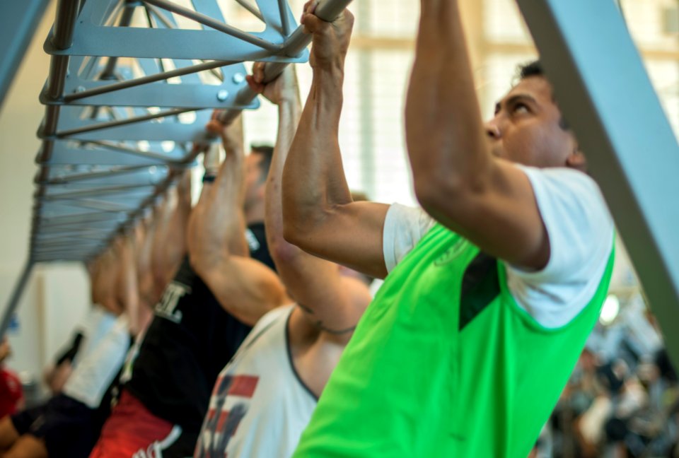 Strong arm competition, RIMPAC 2014 140703-N-PX130-042