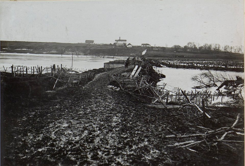 Strypaübergang mit Blick auf den M.H.Sosnow (BildID 15439356)