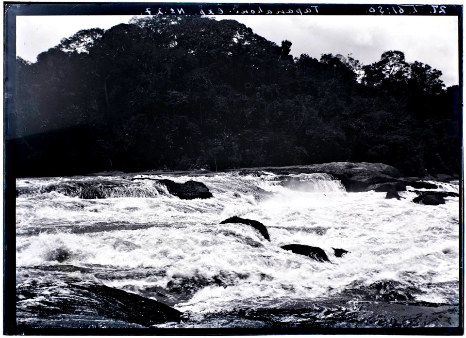 Stroomversnelling Kortoefoetoe in de Tapanahoni-rivier