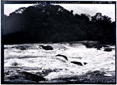 Stroomversnelling Kortoefoetoe in de Tapanahoni-rivier