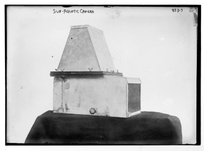 Sub-aquatic camera LCCN2014684108