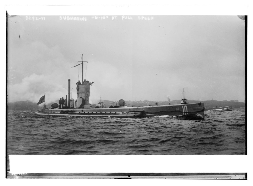 Submarine U-10 at full speed LCCN2014698035