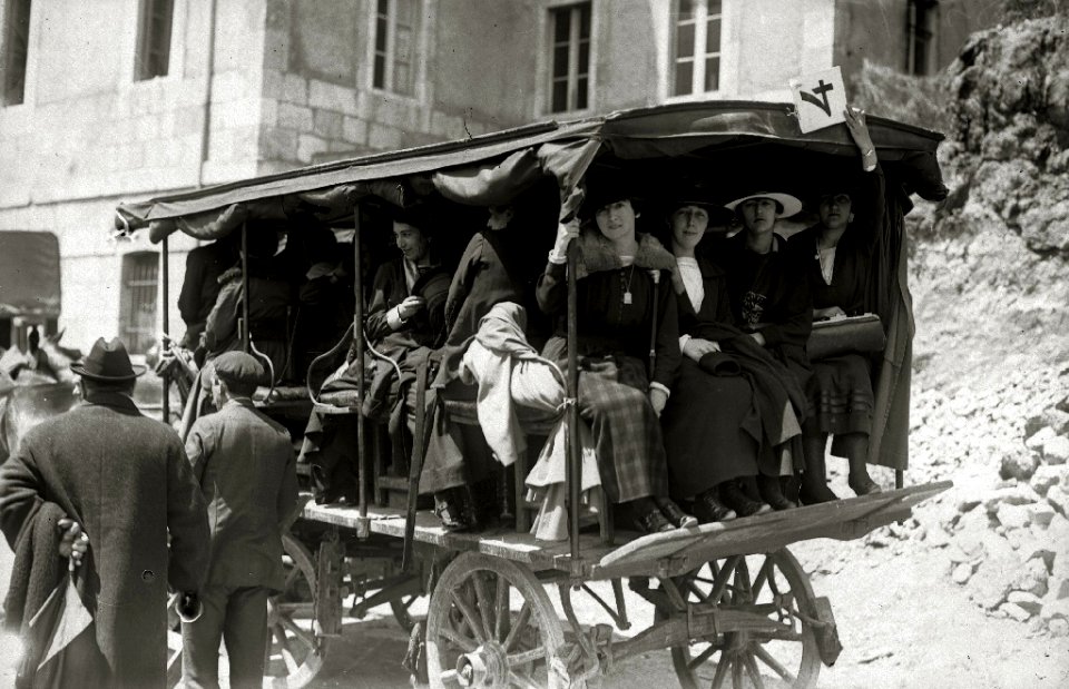 Subida a Arantzazu (1 de 3) - Fondo Car-Kutxa Fototeka