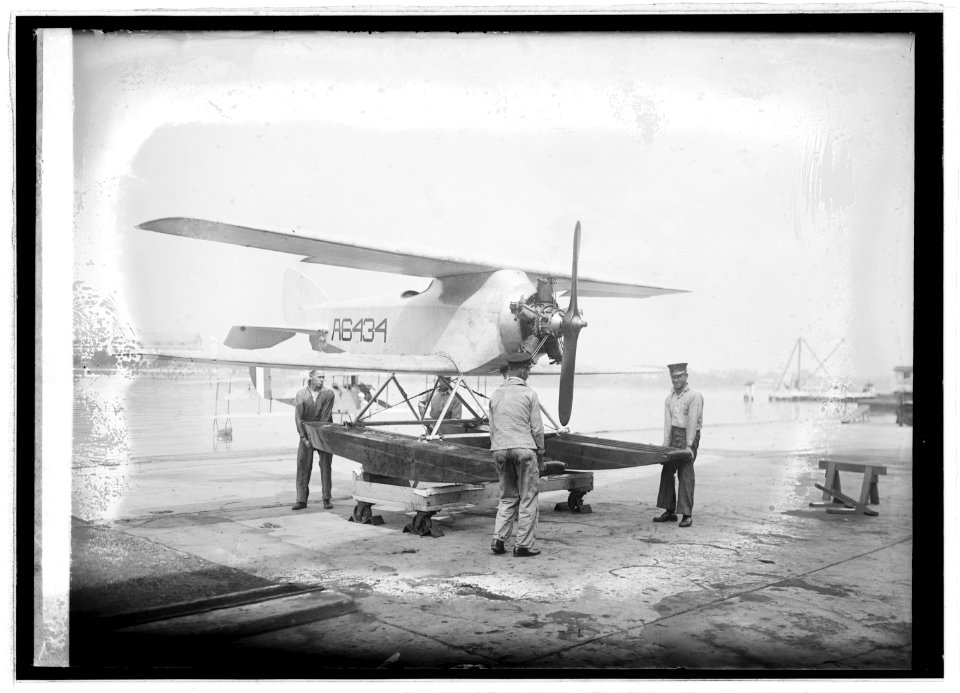 Submarine plane, 10-4-22 LCCN2016846727