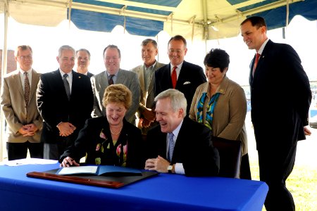 Submarine Base New London Ceremony DVIDS208027