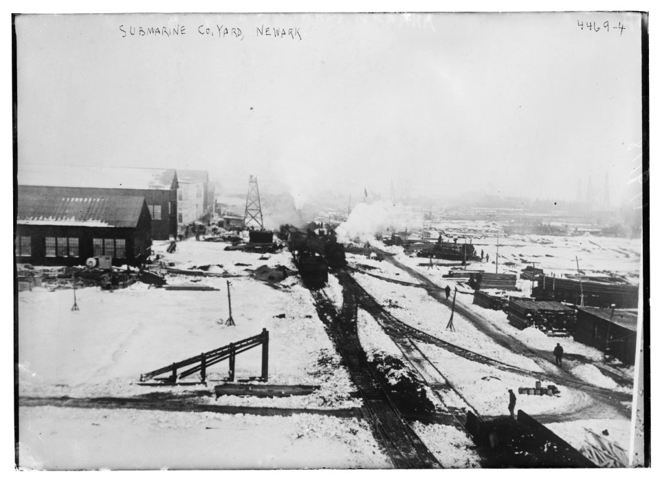 Submarine Co. yard, Newark LCCN2014706257