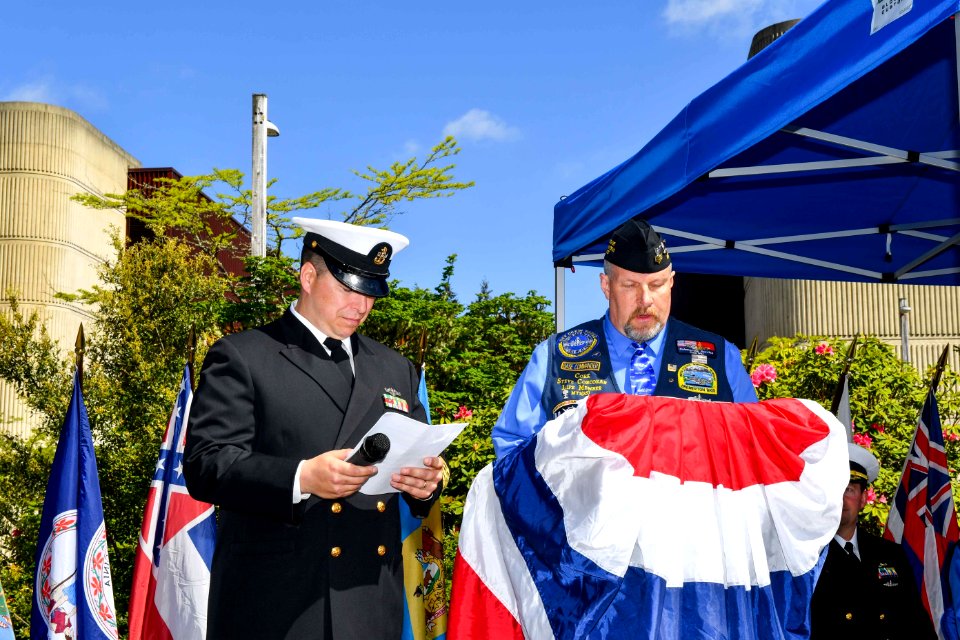 Submarine Group 9 Memorial Day 'Tolling the Boats' Observance 170525-N-EC099-045