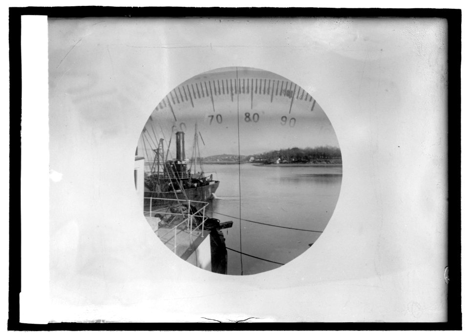 Submarine view through periscope LCCN2016821329