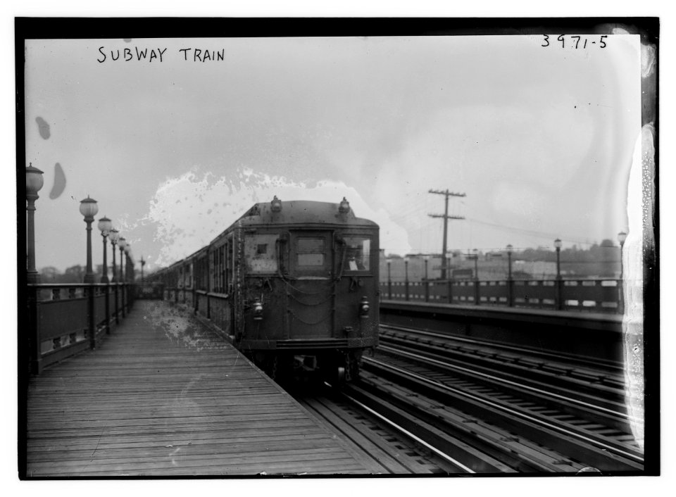 Subway train LCCN2014702694