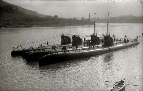 Submarinos fondeados en la bahía de Pasaia (4 de 4) - Fondo Car-Kutxa Fototeka