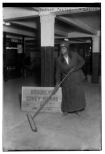 Subway porter LCCN2014704920