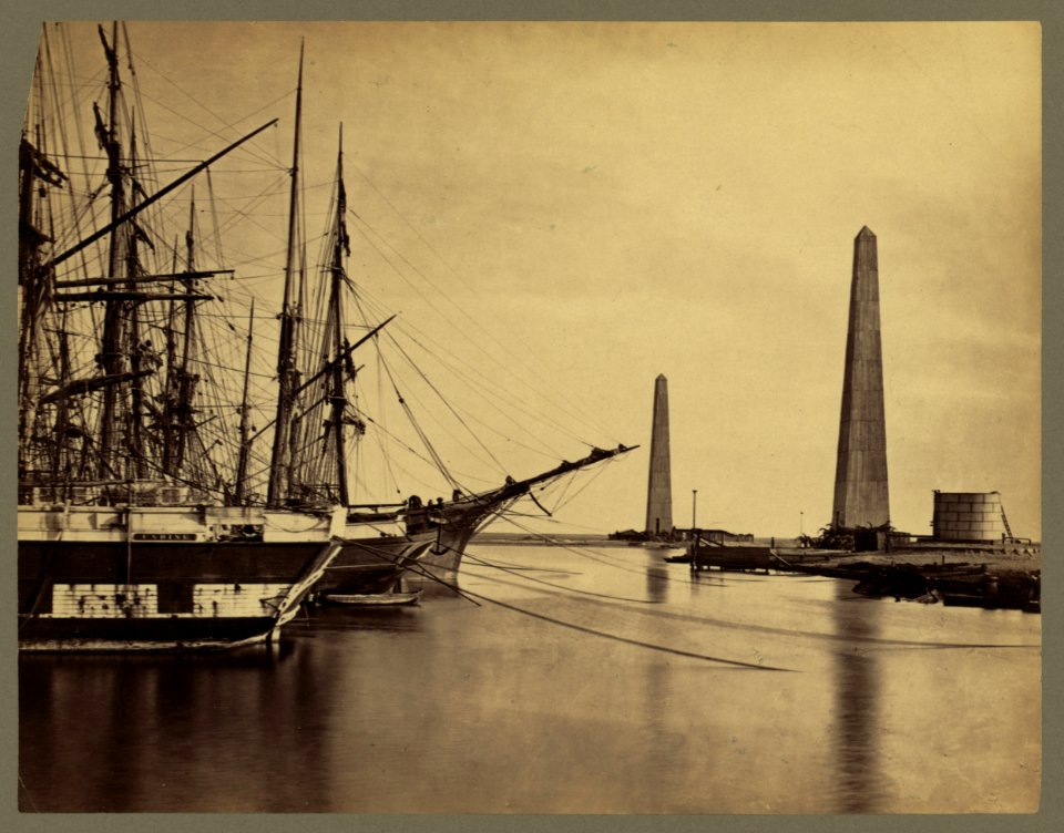Suez canal entrance at Port Said LCCN2004671972