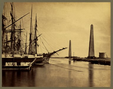 Suez canal entrance at Port Said LCCN2004671972