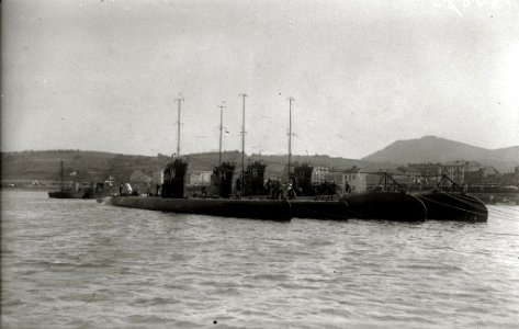 Submarinos fondeados en la bahía de Pasaia (3 de 4) - Fondo Car-Kutxa Fototeka