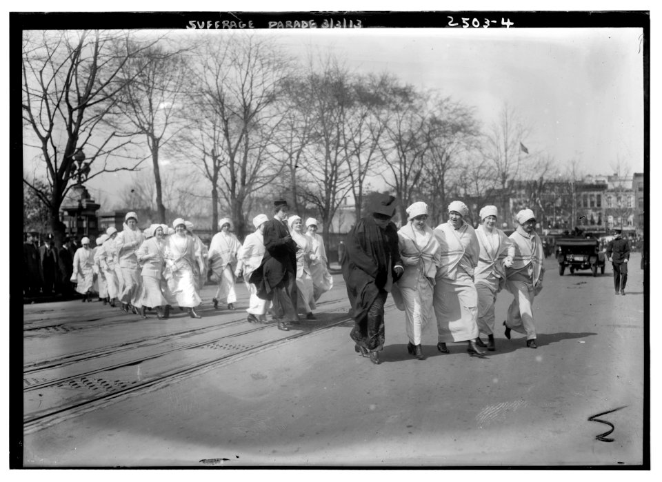 Suffrage parade, 1913 LCCN2014691470