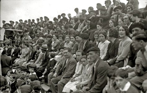 Suelta de vaquillas en una plaza de toros portátil de Hernani (3 de 10) - Fondo Car-Kutxa Fototeka