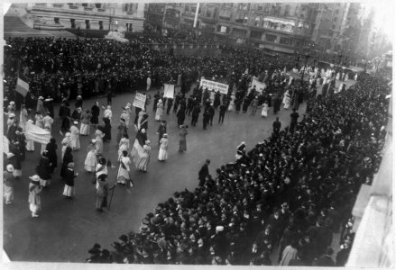 Suffrage parade, NYC, Oct. 23, 1915 LCCN2001704304