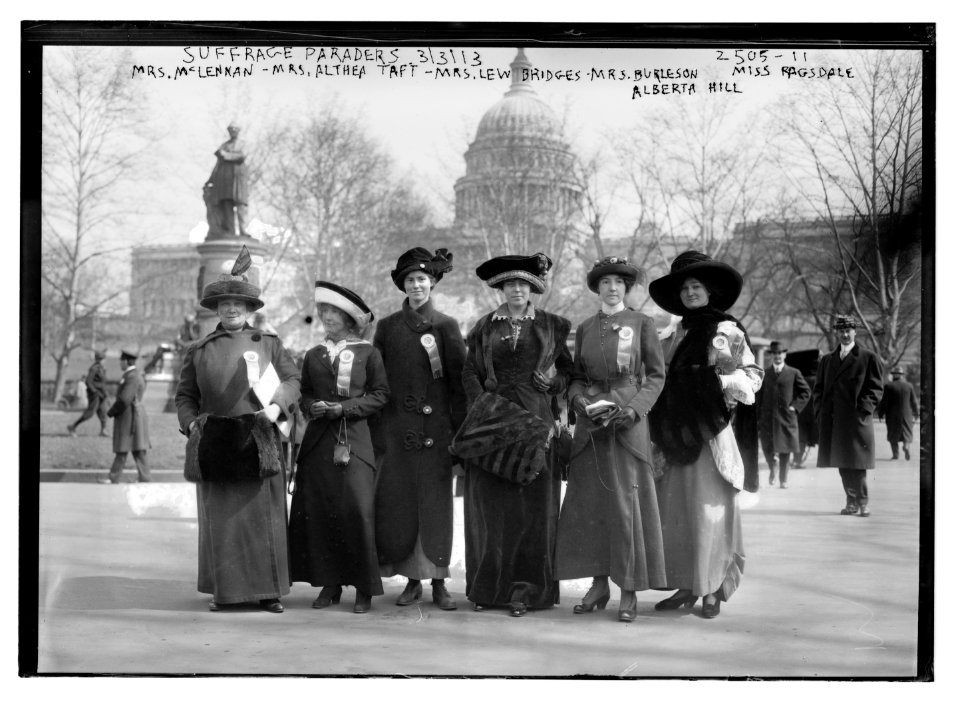 Suffrage paraders- Mrs. McLennan, Mrs. Althea Taft, Mrs. Lew Bridges, Mrs. Burleson, Alberta Hill, Miss Ragsdale LCCN2014691494