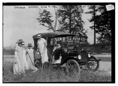 Suffrage farmers going to work LCCN2014705192