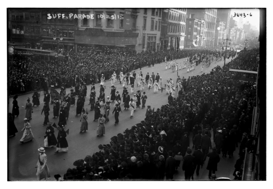 Suffrage Parade, 10-23-15 LCCN2014700133