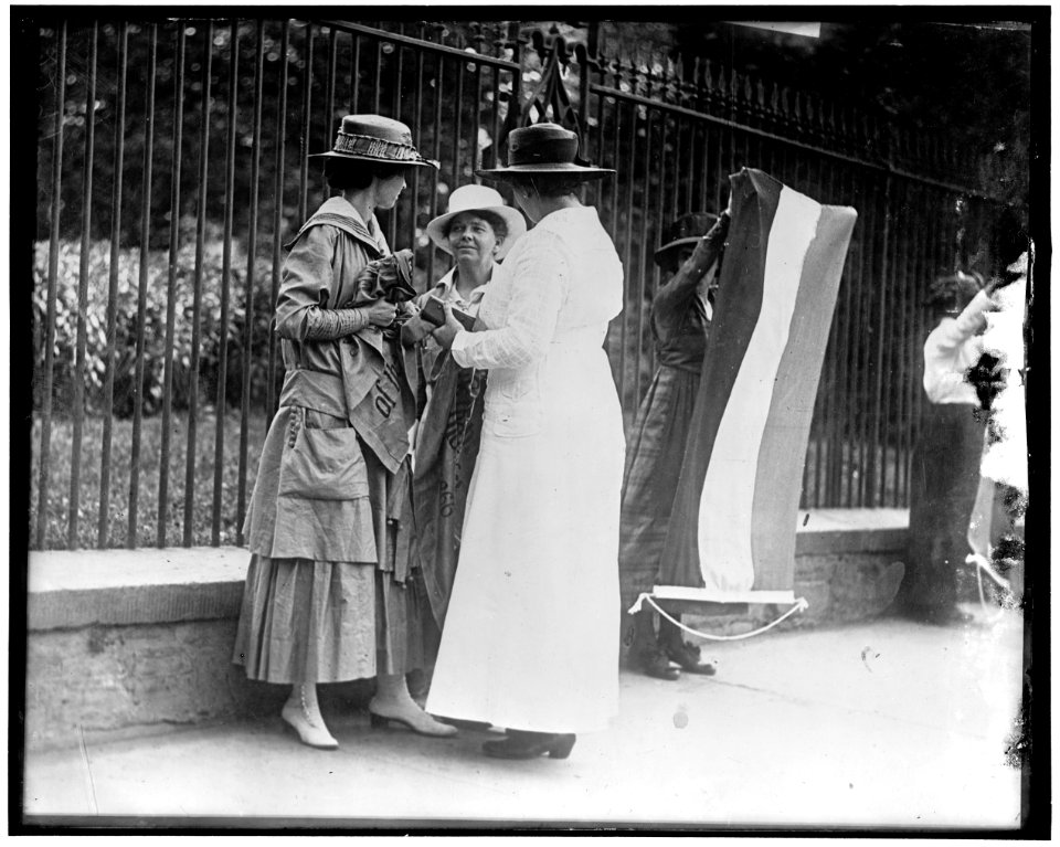 Suffragette LOC hec.13845