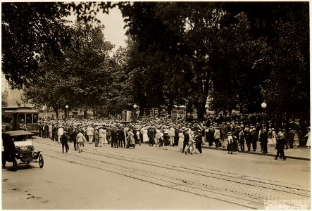 Suffrage riots in front of the White House. Riot which occurred outside the White House . . . - NARA - 533781 photo