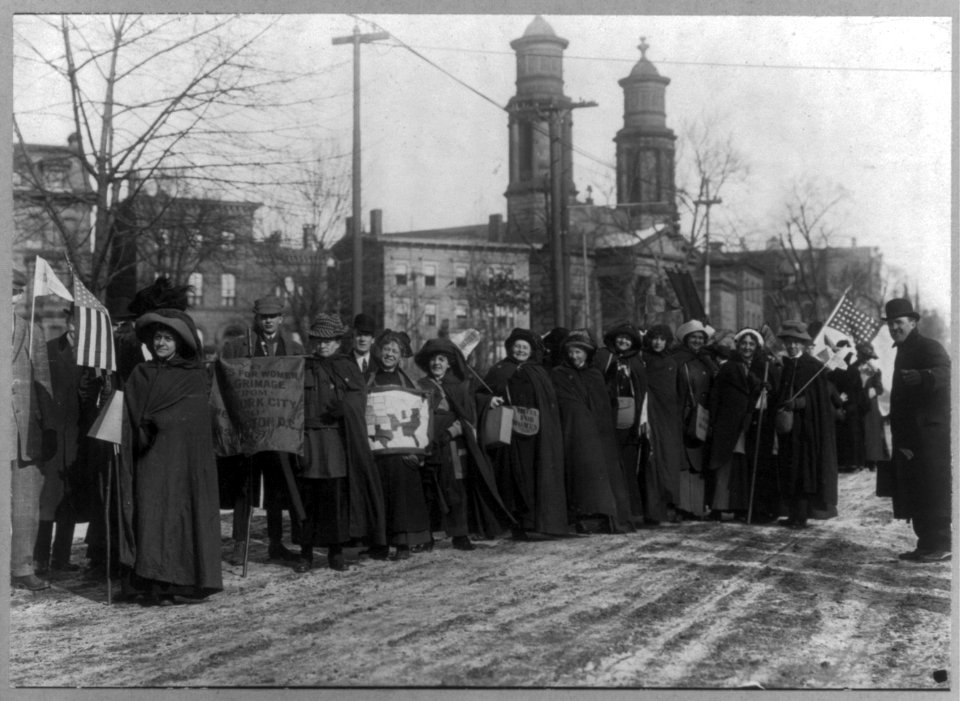 Suffragettes - March to Wash. D.C. 1913. LCCN2001704312