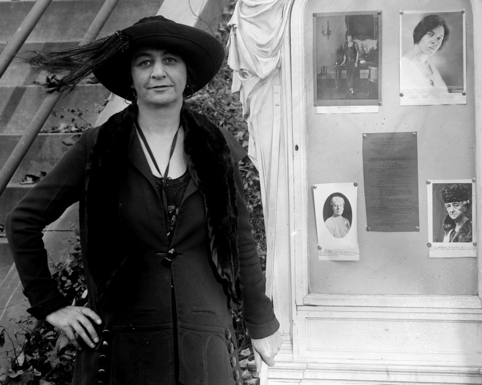 Suffragette with speakers photos for a Program of the National Woman's Party LCCN2016824039 (cropped)
