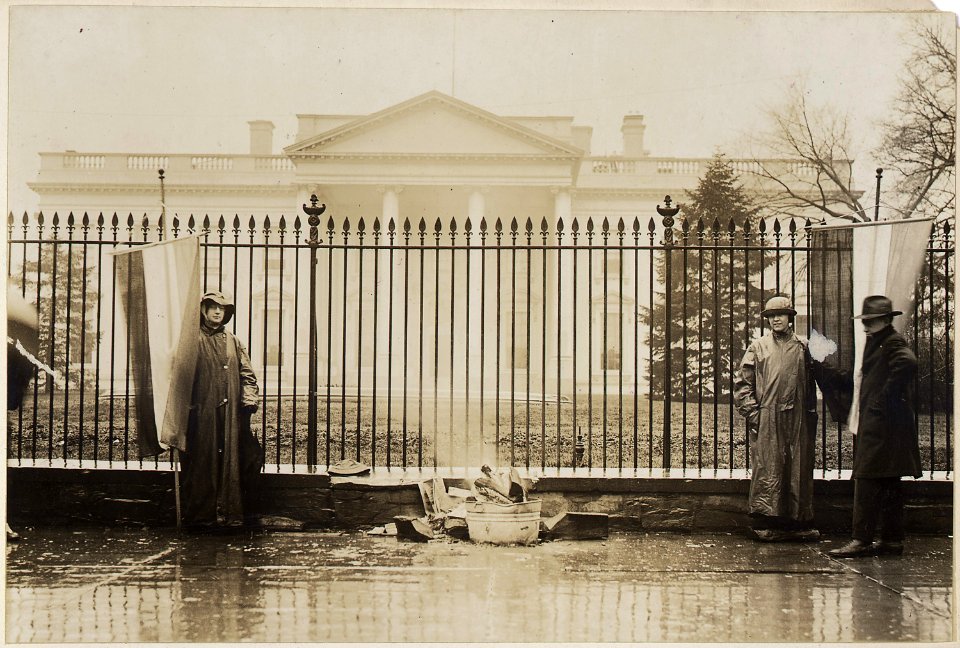 Suffragettes at Washington, District of Columbia. Bonfire in front of the White House. - NARA - 533783