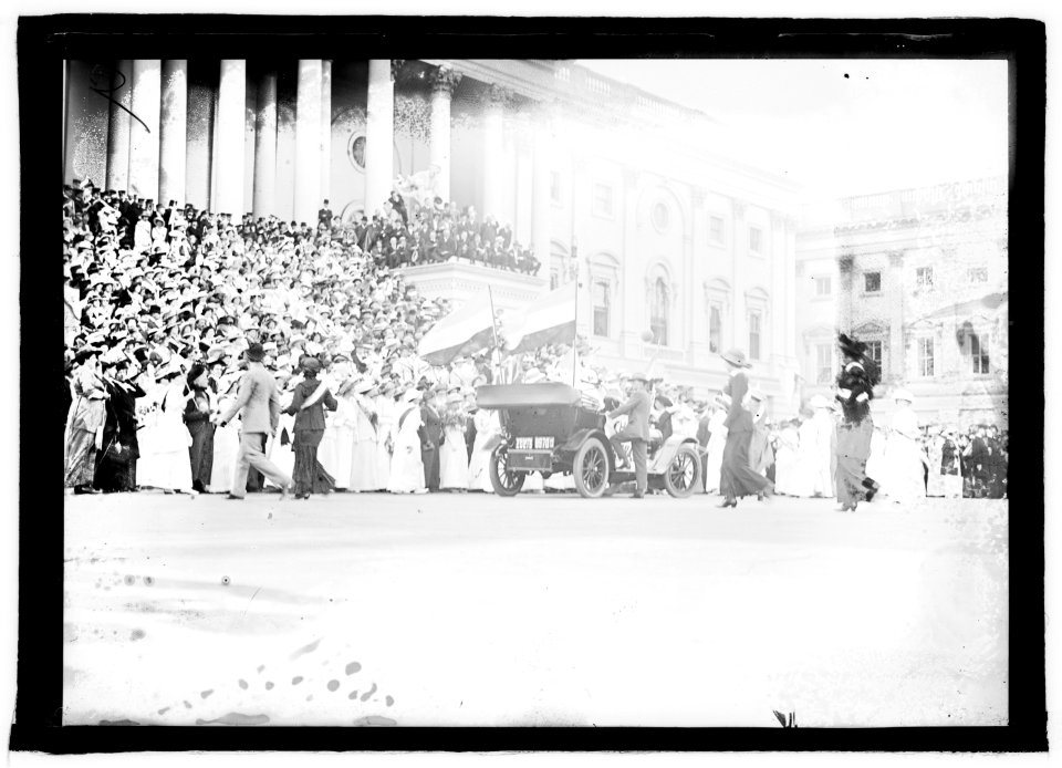 Suffragettes, (Washington, D.C.), 1915 LCCN2016851266