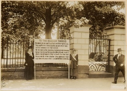 Suffragists picket White House. Suffragists standing in front of the White House, Washington . . . - NARA - 533784 photo