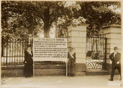 Suffragists picket White House. Suffragists standing in front of the White House, Washington . . . - NARA - 533784
