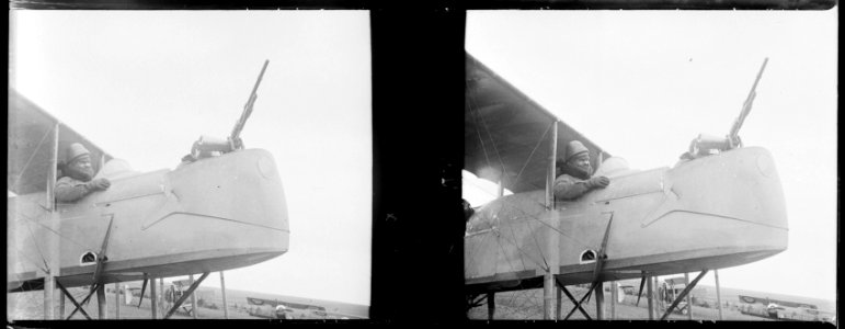 Suippes. Escadrille M.F.7. Biplan M. Farman. Lieutenant Marx - Fonds Berthelé - 49Fi604