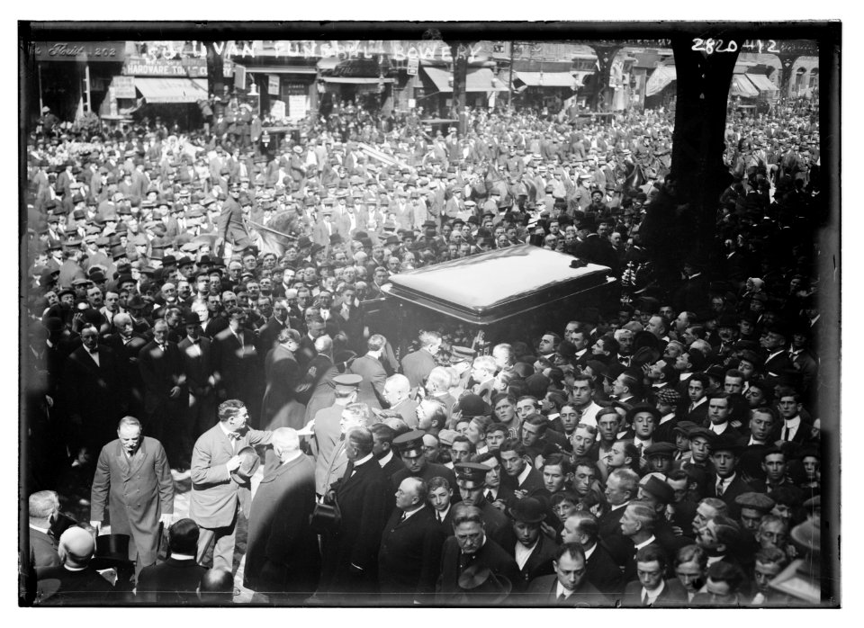 Sullivan funeral - Bowery LCCN2014694155