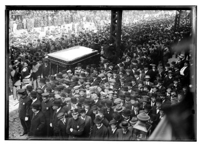 Sullivan funeral - bowery LCCN2014694156