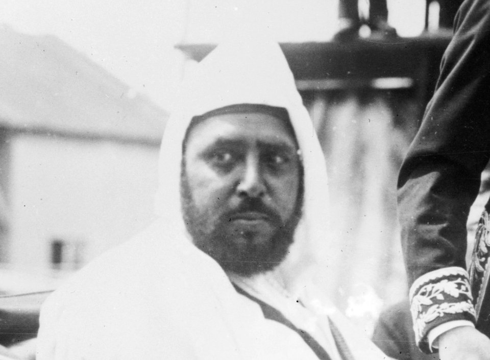 Sultan Mulai Hafid at Marseilles LCCN2014690959 (cropped)