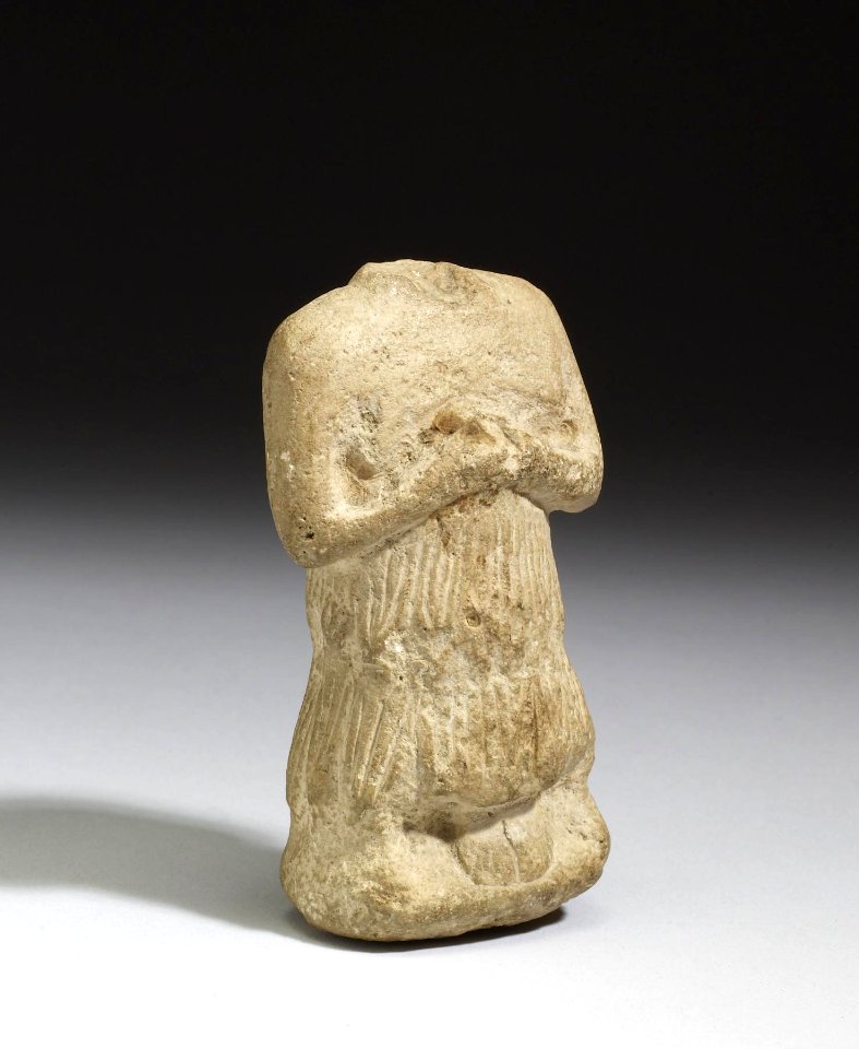 Sumerian - Headless Male Figures Wearing Kanaches - Walters 214 - Three Quarter Right