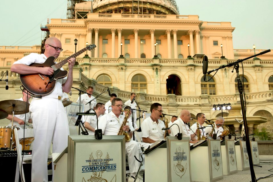 Summer Concert on Capitol steps with the Commodores (26913942484)