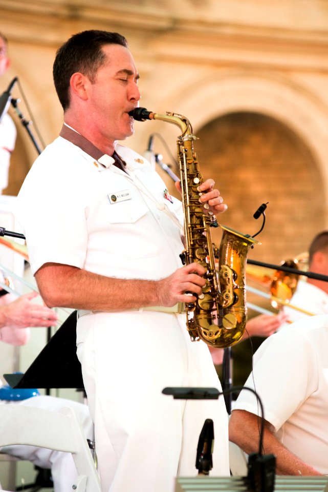Summer Concert on Capitol steps with the Commodores (26913943564)