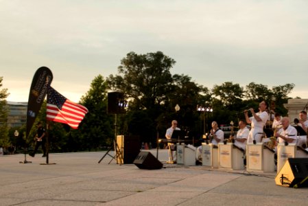 Summer Concert on Capitol steps with the Commodores (26914772623)