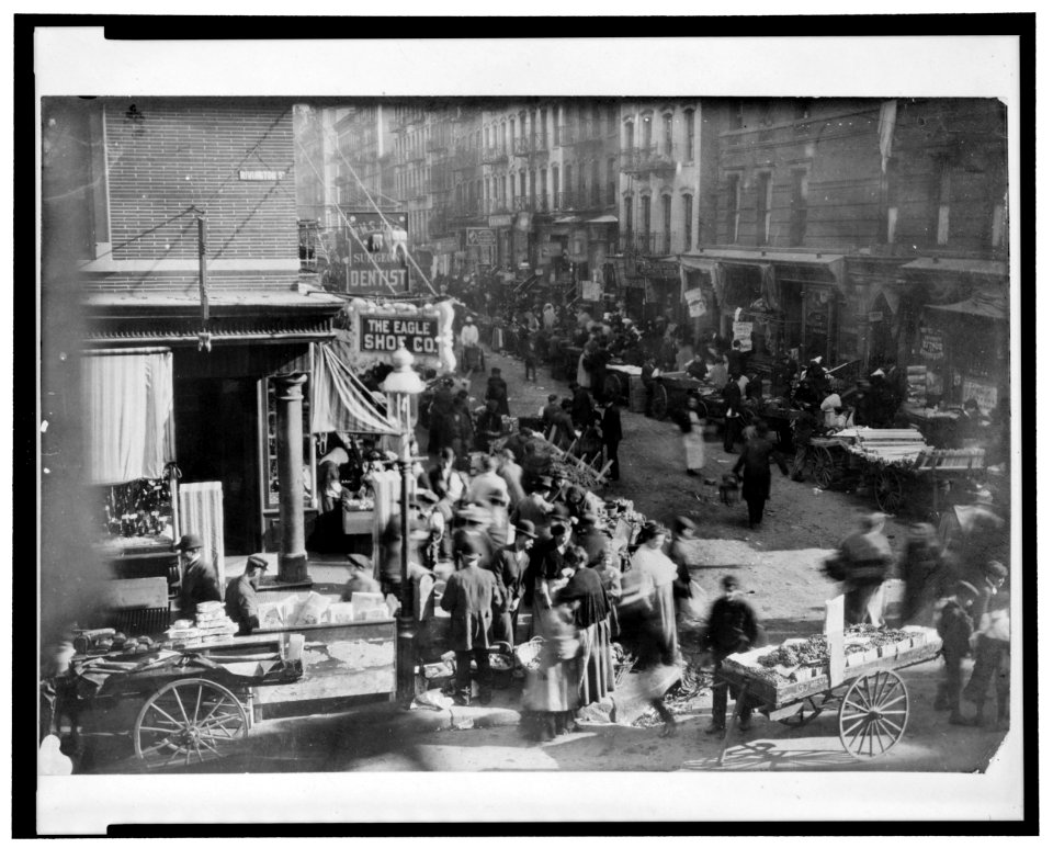 Sunday morning at Orchard and Rivington, (New York City) LCCN2003665479