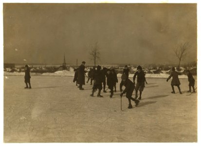 Sunday morning relaxation. Park Pond. Frequented by both school and mill boys and girls. LOC nclc.02527