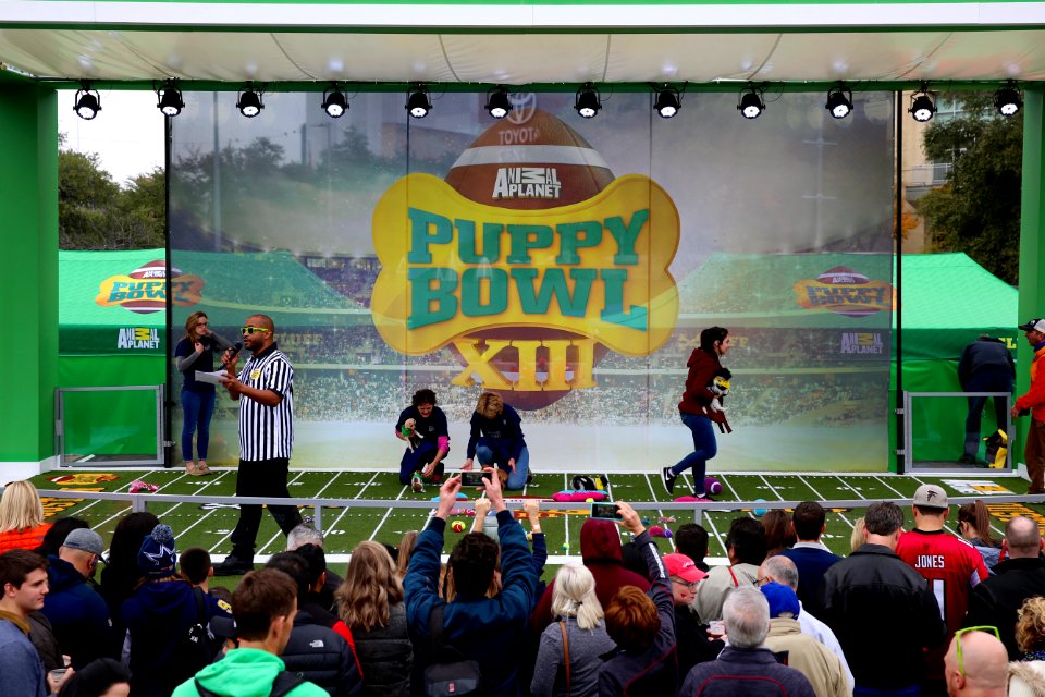 Super Bowl LIVE CBD439A3-1C59-4889-BC37-34CC09086A81 cx0 cy6 cw0 w987 r1 s r1