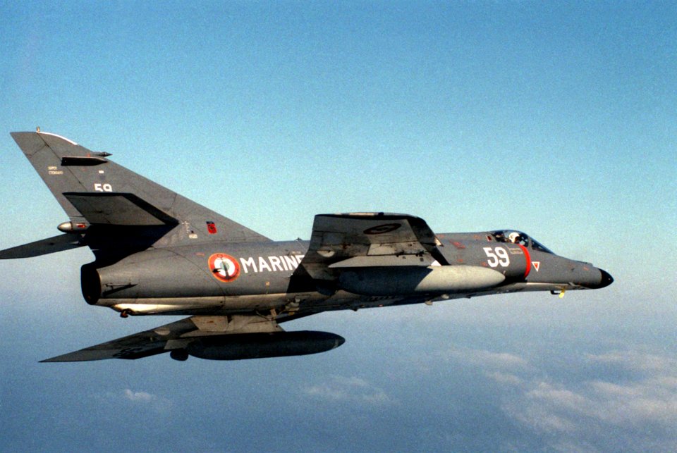 Super Etendard in flight in 1988